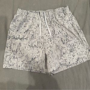 Outdoor Voices Rec Shorts 5” Lined in Dove Fleck